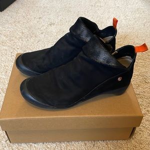 Softinos Farah Ankle Booties by Fly London size EU 37